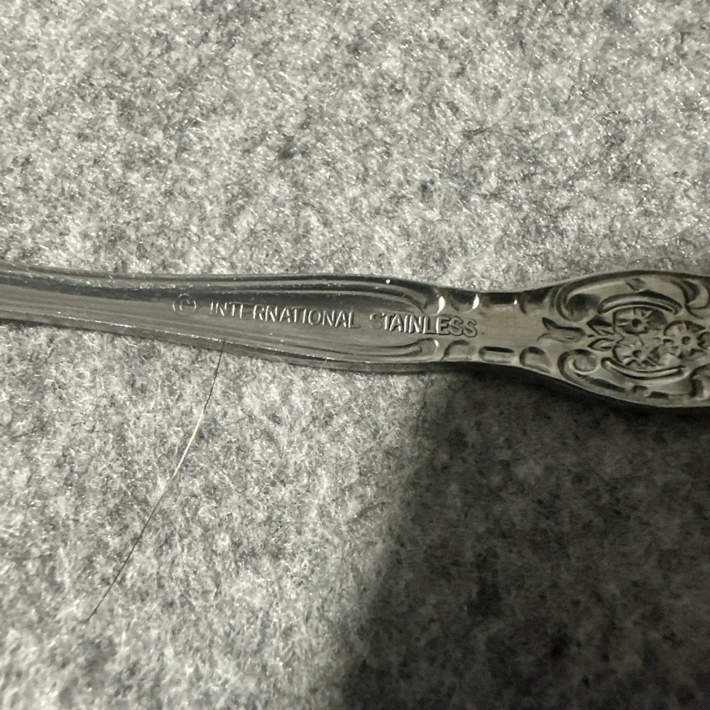 8 International Stainless VERONA Pattern Teaspoons Korea‎